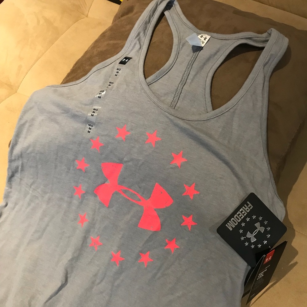 Under Armour top